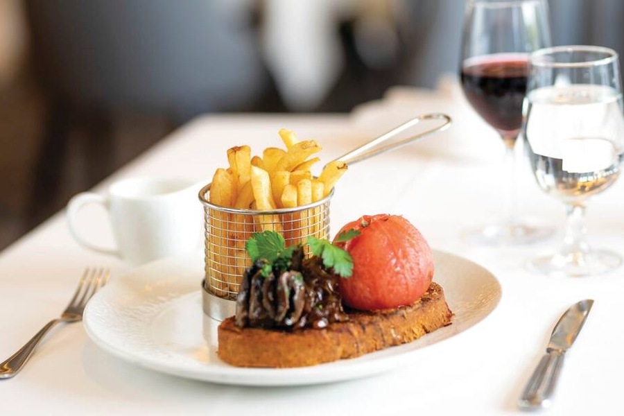 Marella Cruises, Marella Discovery 2 Piccadilly's Restaurant 4.jpg
